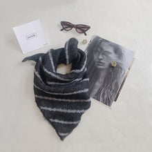 Carica l'immagine nel visualizzatore di Gallery, Carré UN/PAIR grigio scuro bianco