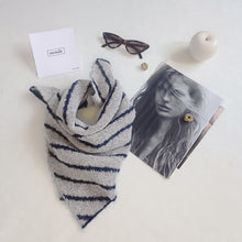 Load image into Gallery viewer, Carré UN/PAIR Blue White