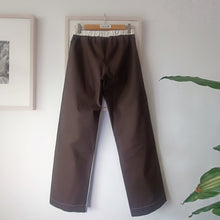 Carica l'immagine nel visualizzatore di Gallery, Pantalone bianco a righe multicolor celesti, blu e beige con retro tinta unita testa di moro