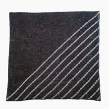 Carica l'immagine nel visualizzatore di Gallery, Carré UN/PAIR grigio scuro bianco