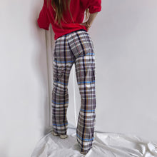 Carica l'immagine nel visualizzatore di Gallery, Pantalone a fiori con retro a quadri viola