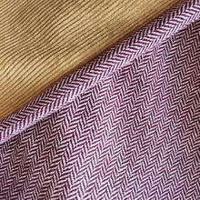 Carica l'immagine nel visualizzatore di Gallery, Pantalone Velluto millerighe cammello con retro spigato bordeaux