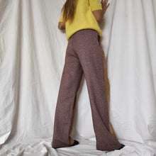 Carica l'immagine nel visualizzatore di Gallery, Pantalone Velluto millerighe cammello con retro spigato bordeaux