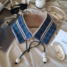 Load image into Gallery viewer, COLLAR UN/PAIR BLUE SQUARE BEIGE MONTONCINO MACRAME RIBBON