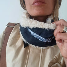 Carica l'immagine nel visualizzatore di Gallery, COLLO UN/PAIR DENIM MONTONCINO CREMA LACCIO VERDE