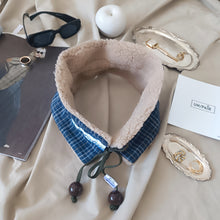 Load image into Gallery viewer, COLLAR UN/PAIR BLUE CHECKS BEIGE MONTONCINO EMBROIDERED FLOWER RIBBON