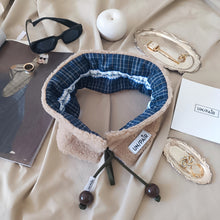 Load image into Gallery viewer, COLLAR UN/PAIR BLUE CHECKS BEIGE MONTONCINO EMBROIDERED FLOWER RIBBON