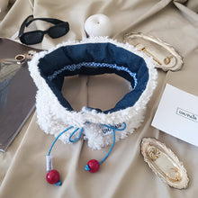 Carica l'immagine nel visualizzatore di Gallery, COLLO UN/PAIR DENIM MONTONCINO CREMA LACCIO CELESTE