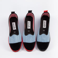 Carica l'immagine nel visualizzatore di Gallery, UN/PAIR celeste nastro rosso