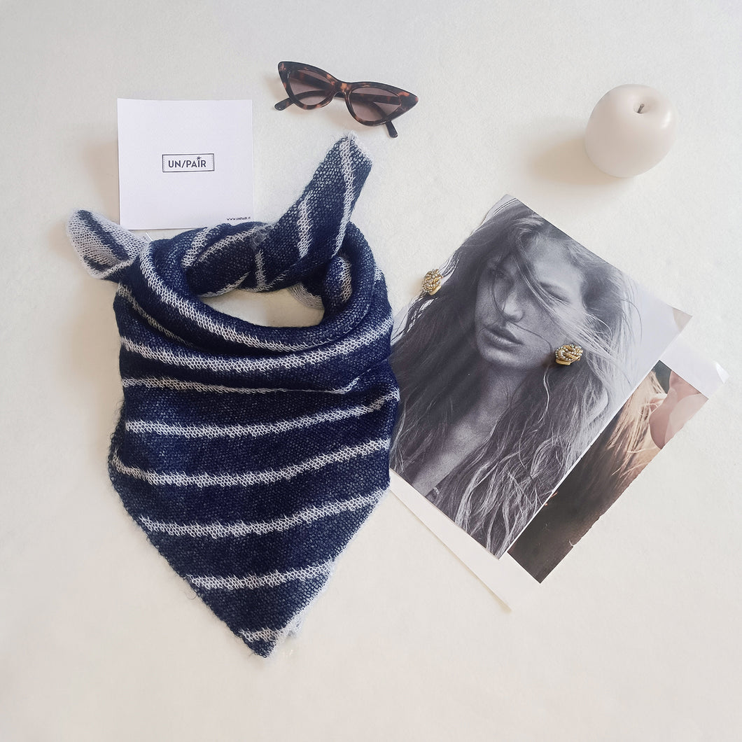Carré UN/PAIR blu bianco