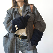 Load image into Gallery viewer, UN/PAIR Two blue gloves and a third pearl grey glove
