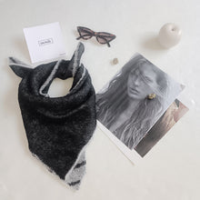 Load image into Gallery viewer, Carré UN/PAIR Black White

