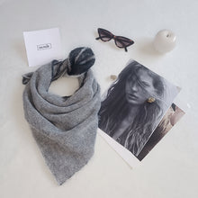 Carica l&#39;immagine nel visualizzatore di Gallery, Carré UN/PAIR grigio scuro grigio perla
