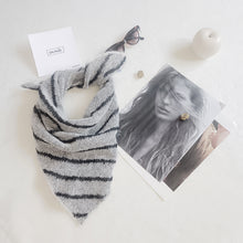 Load image into Gallery viewer, Carré UN/PAIR Black White
