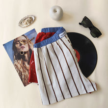 Carica l'immagine nel visualizzatore di Gallery, Boxerina a righe nere e rame con retro in pizzo rosso mattone con tasche
