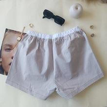 Load image into Gallery viewer, Hazelnut and Écru Shorts
