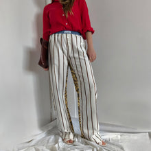 Carica l'immagine nel visualizzatore di Gallery, Pantalone crema a righe nere e rame con retro giallo e fiori testa di moro
