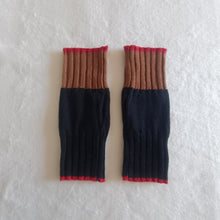 Load image into Gallery viewer, UN/PAIR Fingerless gloves Black Hazelnut Red
