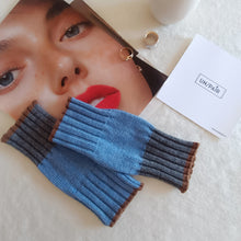 Load image into Gallery viewer, UN/PAIR Fingerless gloves Sky blue Grey Hazelnut 
