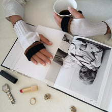 Load image into Gallery viewer, UN/PAIR Fingerless gloves White Black Hazelnut

