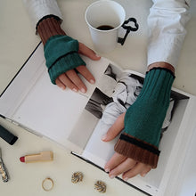 Load image into Gallery viewer, UN/PAIR Fingerless gloves Green Hazelnut Black
