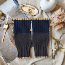 Load image into Gallery viewer, UN/PAIR Fingerless gloves Coffee Blue Camel
