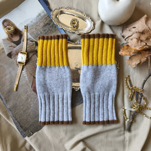 Load image into Gallery viewer, UN/PAIR Fingerless gloves Pearl Grey Yellow Hazelnut 
