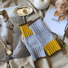 Load image into Gallery viewer, UN/PAIR Fingerless gloves Pearl Grey Yellow Hazelnut 

