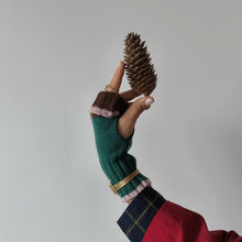 Load image into Gallery viewer, UN/PAIR Fingerless gloves Green Chocolate Pink
