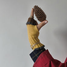 Load image into Gallery viewer, UN/PAIR Fingerless gloves Yellow Hazelnut Medium Grey
