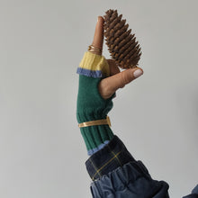 Carica l'immagine nel visualizzatore di Gallery, Manicotto UN/PAIR Verde Giallo pallido Azzurro
