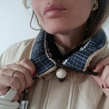 Load image into Gallery viewer, COLLAR UN/PAIR BLUE SQUARE BEIGE MONTONCINO MACRAME RIBBON
