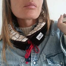 Load image into Gallery viewer, COLLAR UN/PAIR YELLOW SQUARES MONTONCINO DARK BROWN
