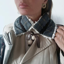 Load image into Gallery viewer, COLLAR UN/PAIR GREY CHECKS CREAM MONTONCINO
