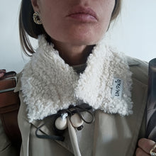 Load image into Gallery viewer, COLLAR UN/PAIR GREY CHECKS CREAM MONTONCINO
