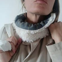 Load image into Gallery viewer, COLLAR UN/PAIR GREY CHECKS CREAM MONTONCINO
