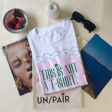 Carica l&#39;immagine nel visualizzatore di Gallery, T-shirt righe rosa in cornice
