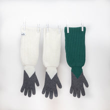 Load image into Gallery viewer, UN/PAIR Two white gloves and a third green glove

