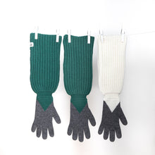 Load image into Gallery viewer, UN/PAIR Two green gloves and a third white glove
