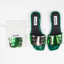 Carica l&#39;immagine nel visualizzatore di Gallery, Sandalo UN/PAIR Verde con terza mascherina argento
