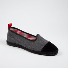 Load image into Gallery viewer, Grey UN/PAIR’s Friulan with a black ribbon
