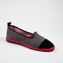 Load image into Gallery viewer, Grey UN/PAIR’s Friulan with a black ribbon
