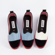 Load image into Gallery viewer, Light blue UN/PAIR’s Friulan with a red ribbon
